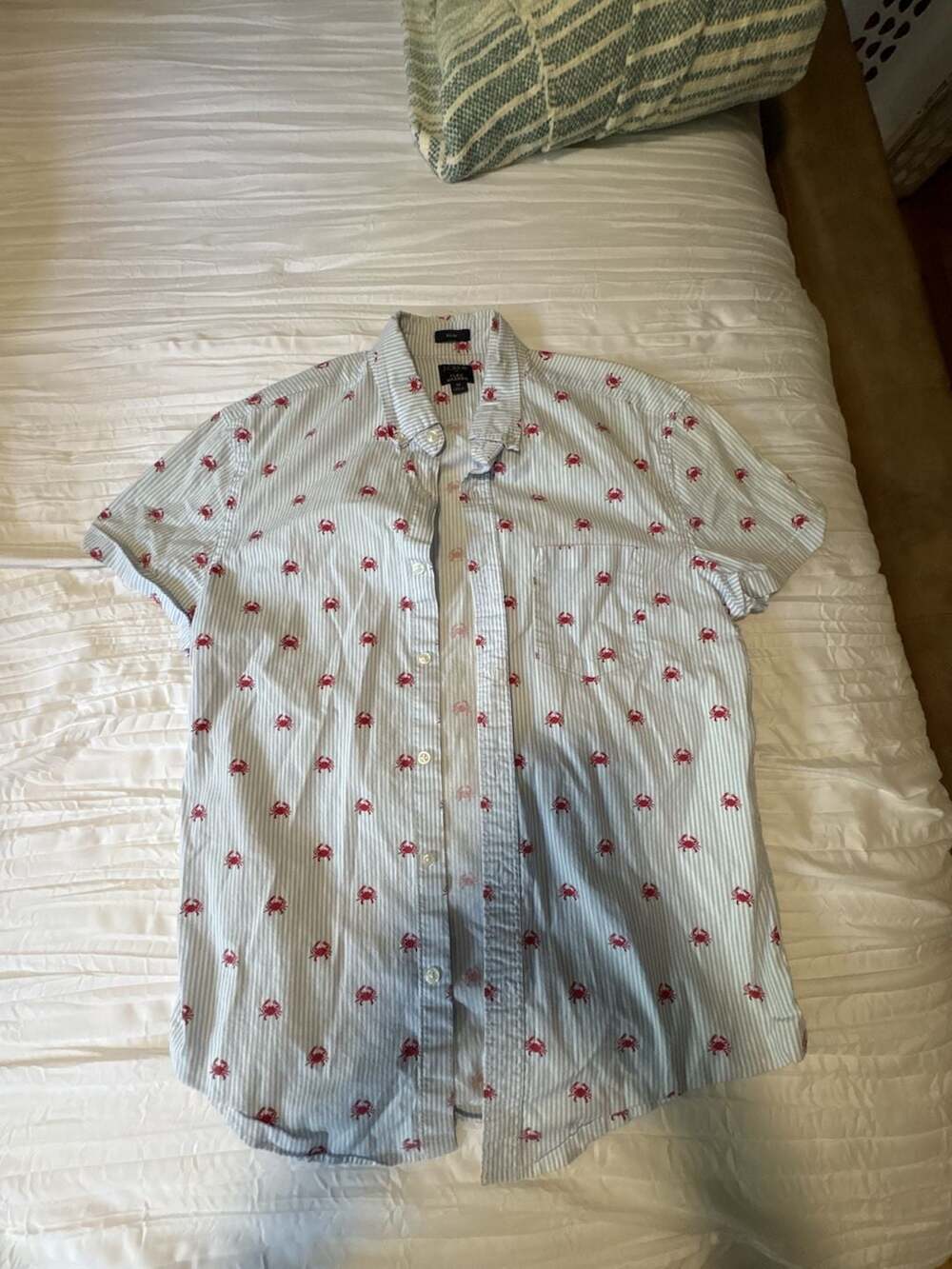 J.Crew Men's Flex Washed Slim Fit Short Sleeve Button-Down Shirt with Crab Print